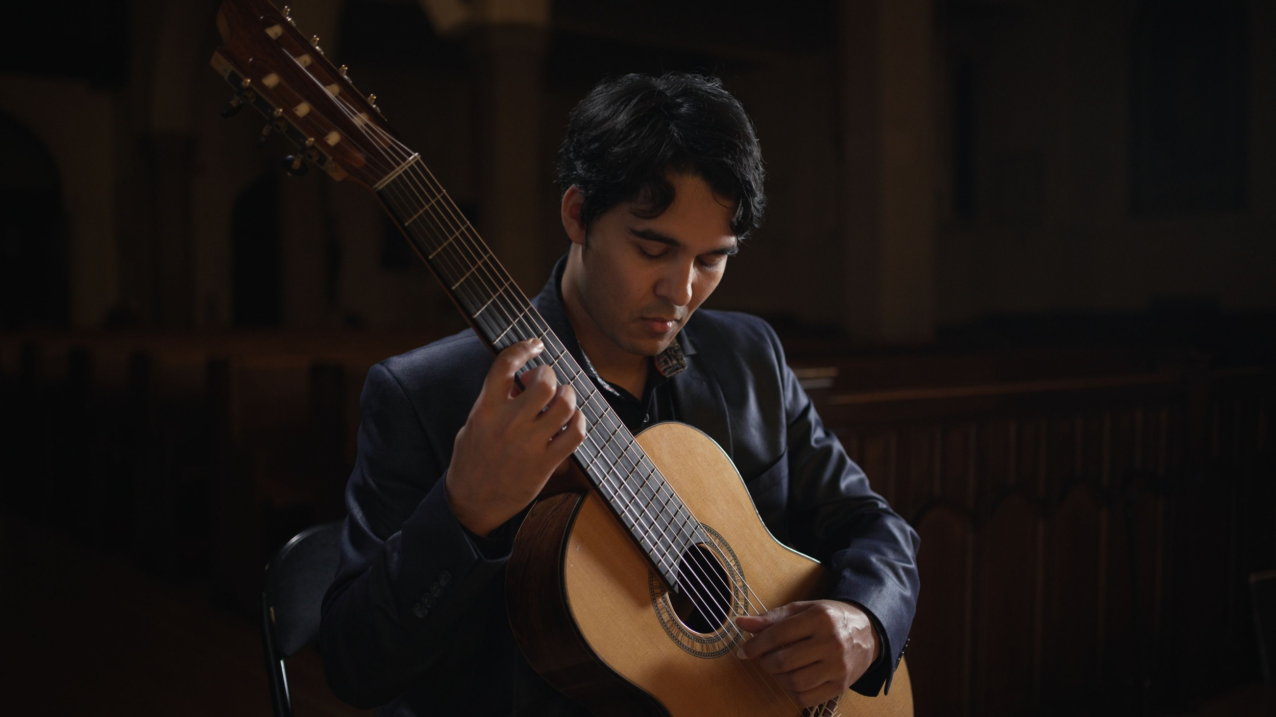 Daniel Ramjattan, guitar